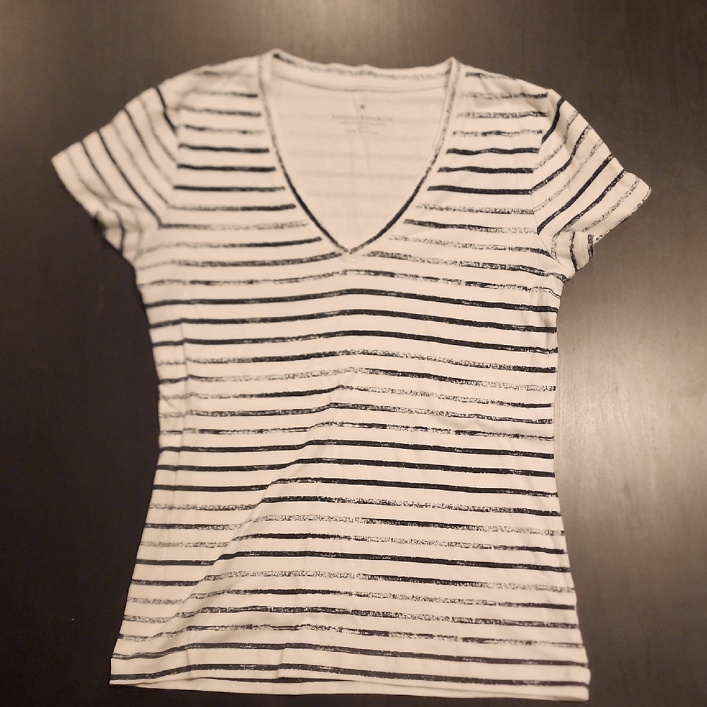 Banana Republic Black and White Fitted Cap Sleeve T-Shirt